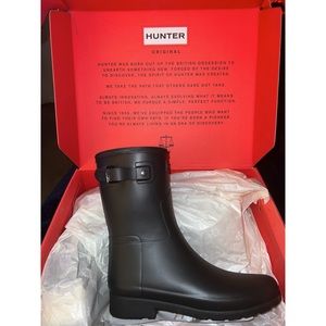 Brand new never worn Hunters Refined rain boots